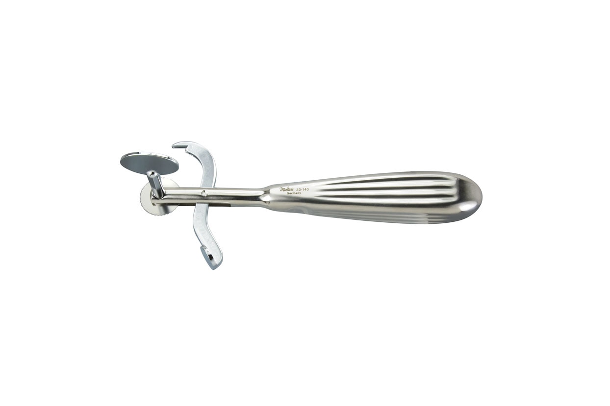 Walton finger ring saw with fine-toothed blade and guide