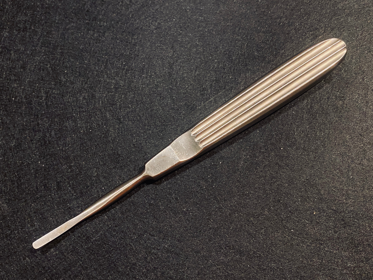 6 1/2 Kriedler Periosteal Elevator (3.5mm Strong Curvature)