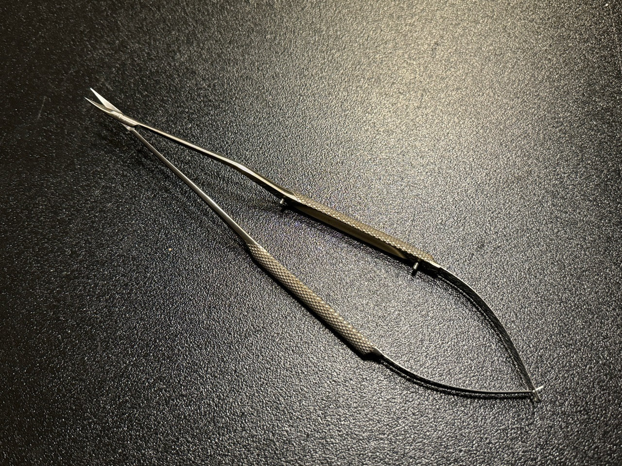 RHOTON MICRO SCISSOR ROUND BAYONET 11cm CVD